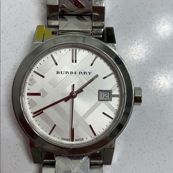 REAL Used burberry watch - Picture 2 of 4